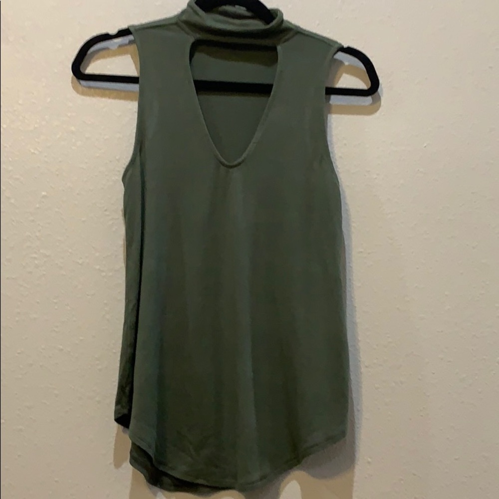 women’s Express tank top